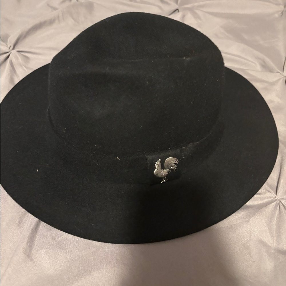 Nwot Black wool Brim fedora Hat with Silver rooster logo Detail